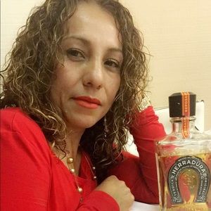 Meet your Posher, Leticia